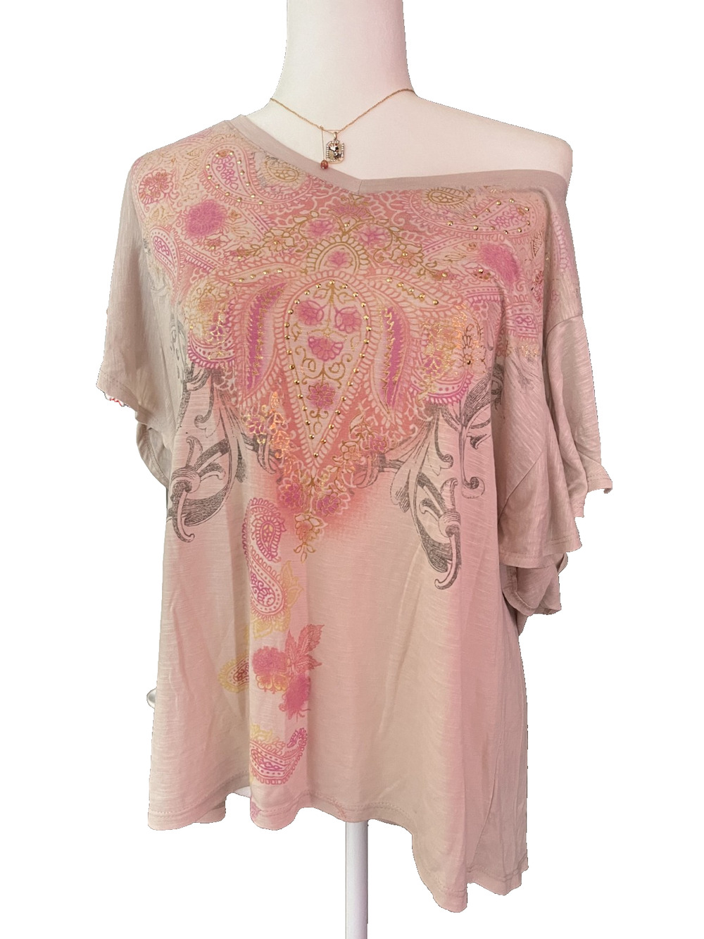 Women's Style & Co Beige Pink Geometric Pattern Rhinestones Y2K T Shirt